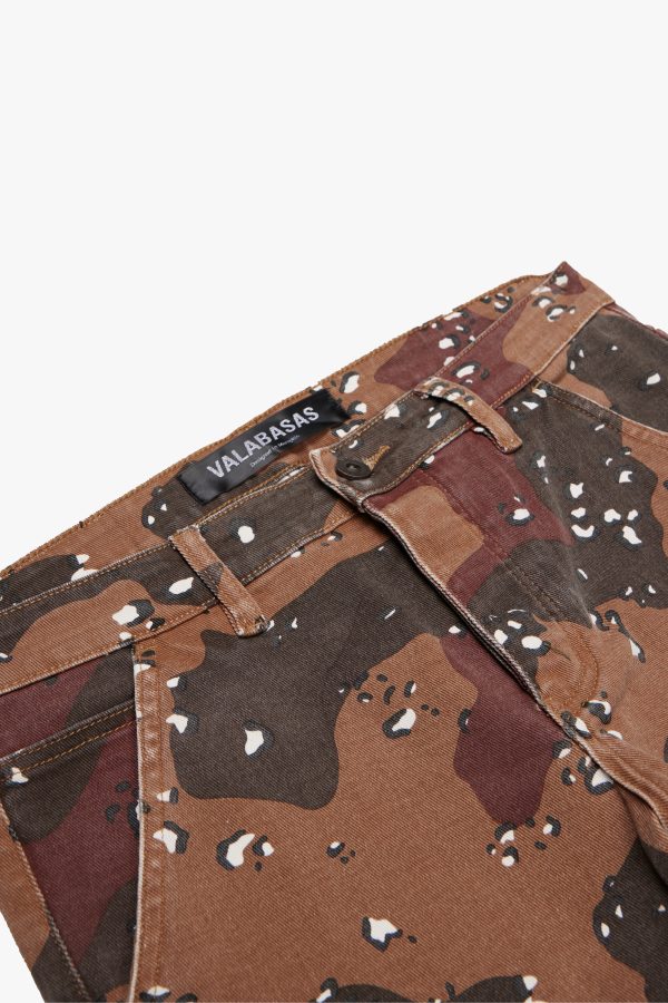 COMMANDER  TAIGA CAMO STACKED FLARE JEAN Online - Image 2
